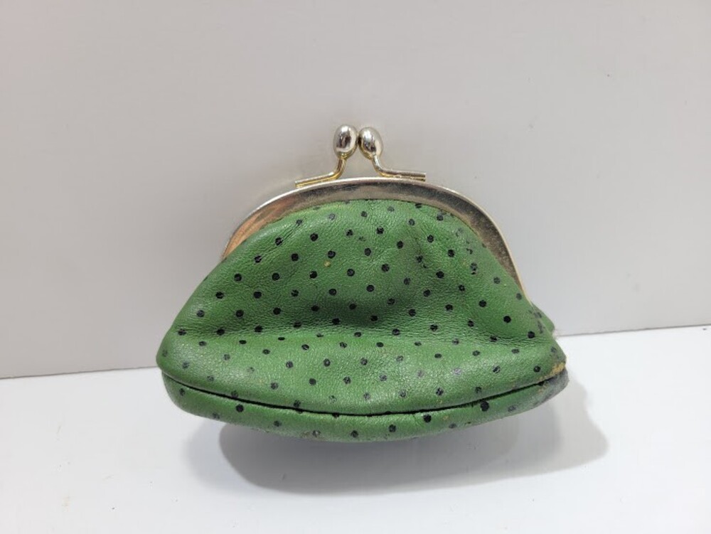 Axiom Green Leather Clutch Purse Wallet Coin Purse